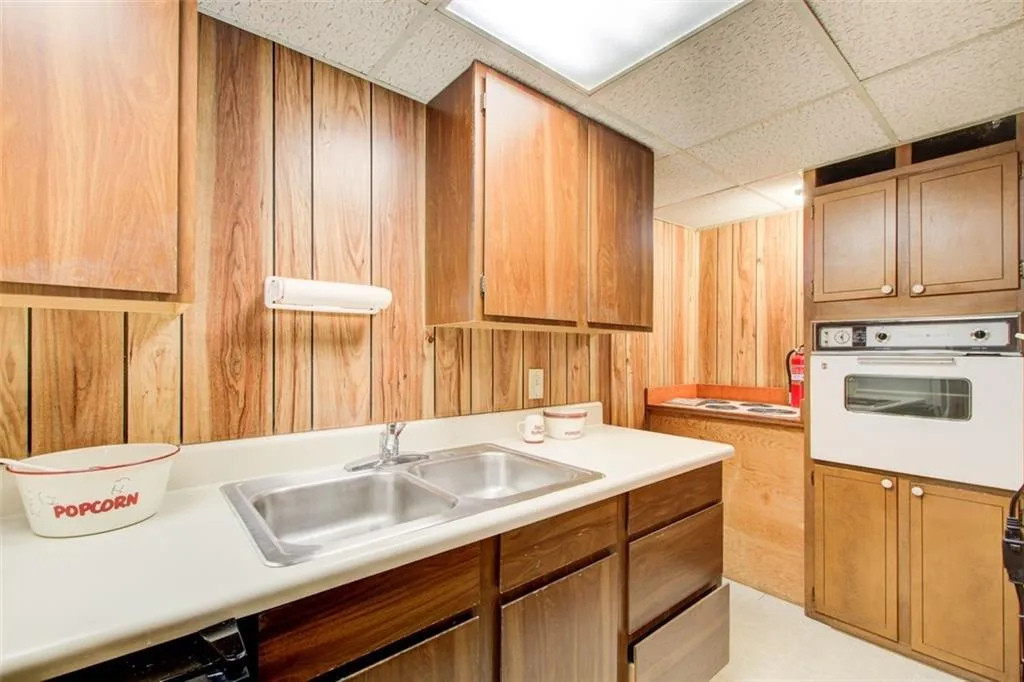 Cute little kitchenette to make your own.