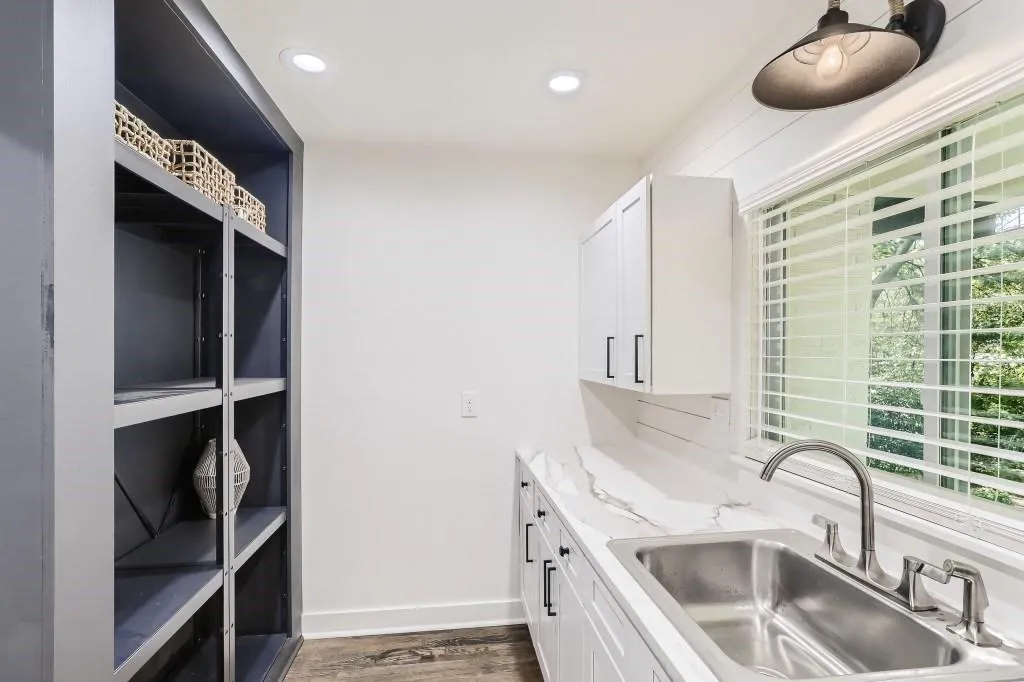 5785 Timberlane Terrace, Sandy Springs, Georgia 30328, 4 Bedrooms Bedrooms, ,5 BathroomsBathrooms,Residential,Sold,5785 Timberlane Terrace,7051185 5785 Timberlane Terrace, Sandy Springs, Georgia 30328, 4 Bedrooms Bedrooms, ,5 BathroomsBathrooms,Residential,Sold,5785 Timberlane Terrace,7051185