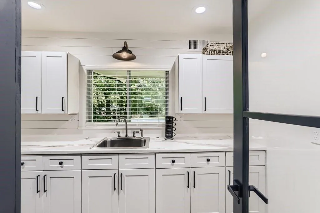 5785 Timberlane Terrace, Sandy Springs, Georgia 30328, 4 Bedrooms Bedrooms, ,5 BathroomsBathrooms,Residential,Sold,5785 Timberlane Terrace,7051185 5785 Timberlane Terrace, Sandy Springs, Georgia 30328, 4 Bedrooms Bedrooms, ,5 BathroomsBathrooms,Residential,Sold,5785 Timberlane Terrace,7051185