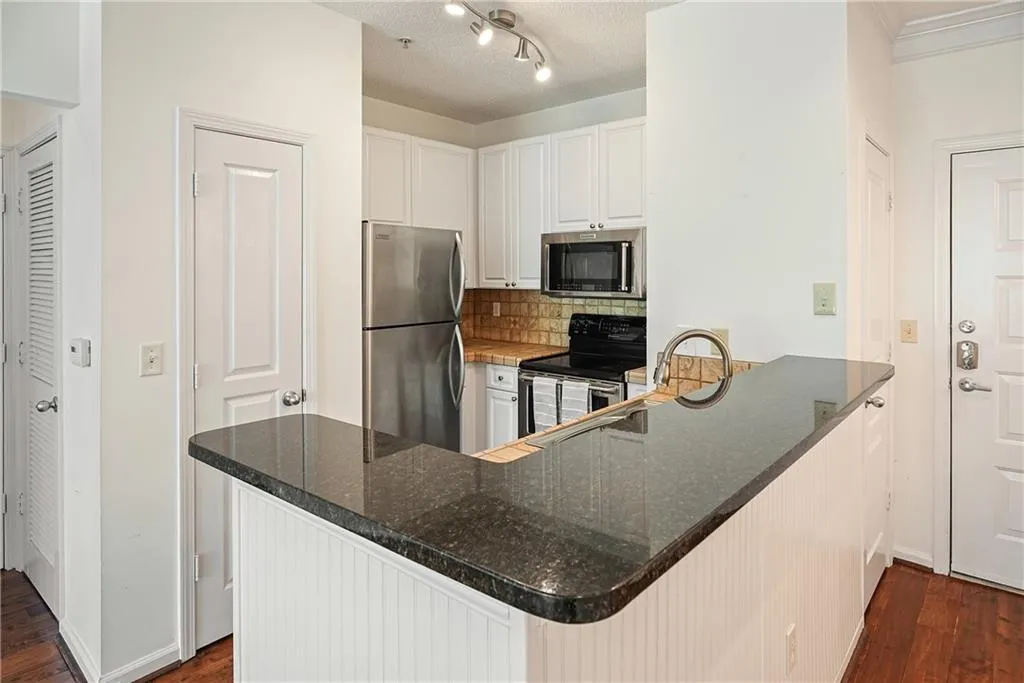 10 Perimeter Summit Boulevard Ne Unit 2207, Brookhaven, Georgia 30319, 2 Bedrooms Bedrooms, ,2 BathroomsBathrooms,Residential,Sold,10 Perimeter Summit Boulevard Ne Unit 2207,7561998