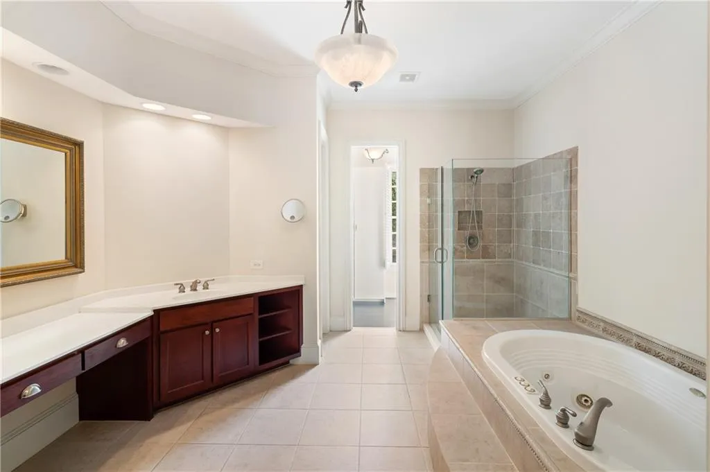 515 Enclave Circle, Atlanta, Georgia 30342, 5 Bedrooms Bedrooms, ,4 BathroomsBathrooms,Residential,Sold,515 Enclave Circle,7131442