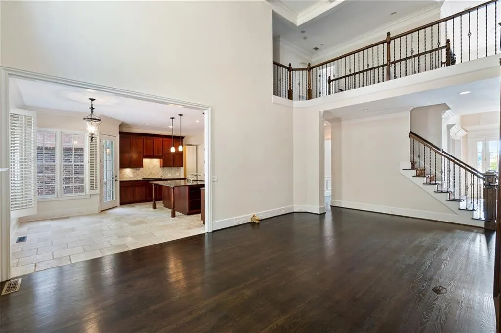 515 Enclave Circle, Atlanta, Georgia 30342, 5 Bedrooms Bedrooms, ,4 BathroomsBathrooms,Residential,Sold,515 Enclave Circle,7131442