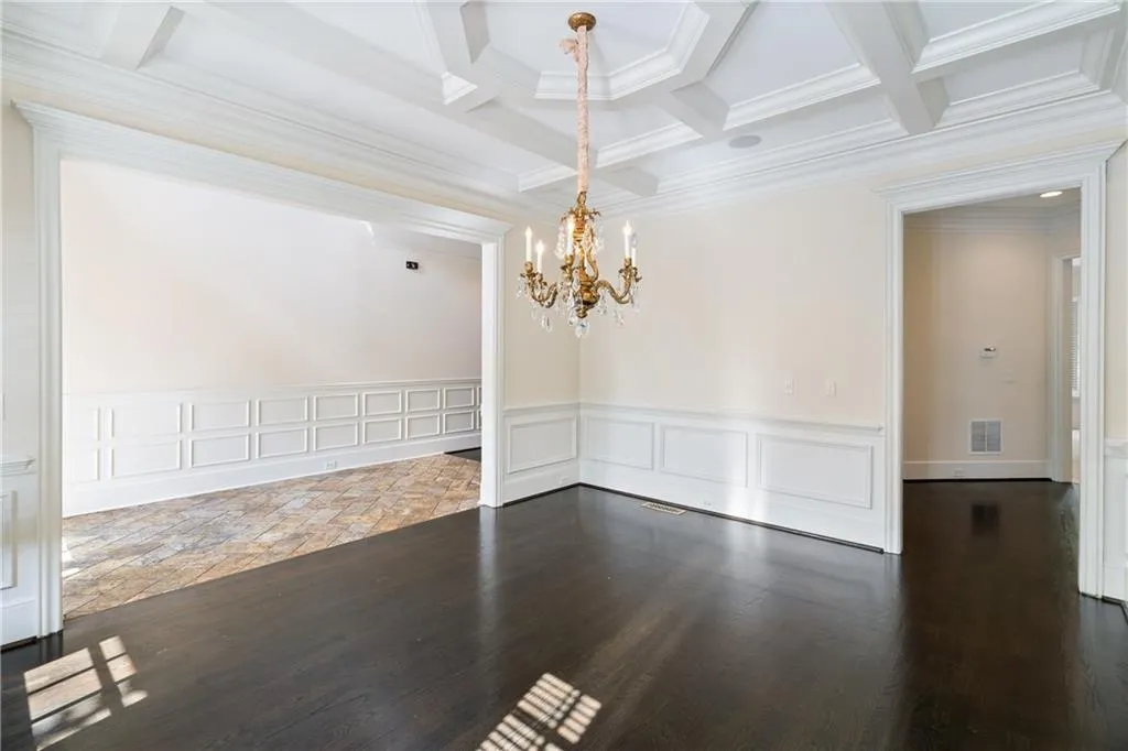 515 Enclave Circle, Atlanta, Georgia 30342, 5 Bedrooms Bedrooms, ,4 BathroomsBathrooms,Residential,Sold,515 Enclave Circle,7131442