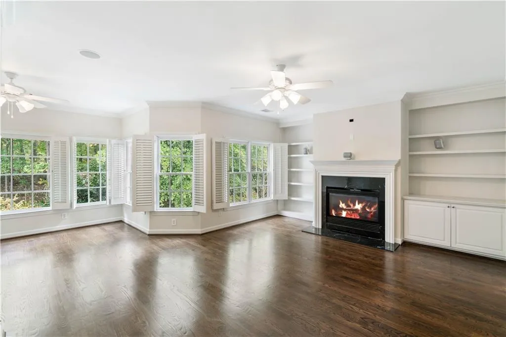 515 Enclave Circle, Atlanta, Georgia 30342, 5 Bedrooms Bedrooms, ,4 BathroomsBathrooms,Residential,Sold,515 Enclave Circle,7131442