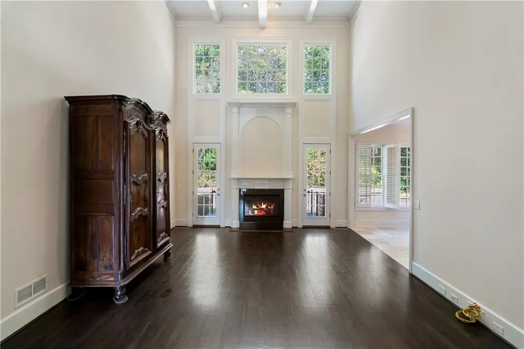 515 Enclave Circle, Atlanta, Georgia 30342, 5 Bedrooms Bedrooms, ,4 BathroomsBathrooms,Residential,Sold,515 Enclave Circle,7131442