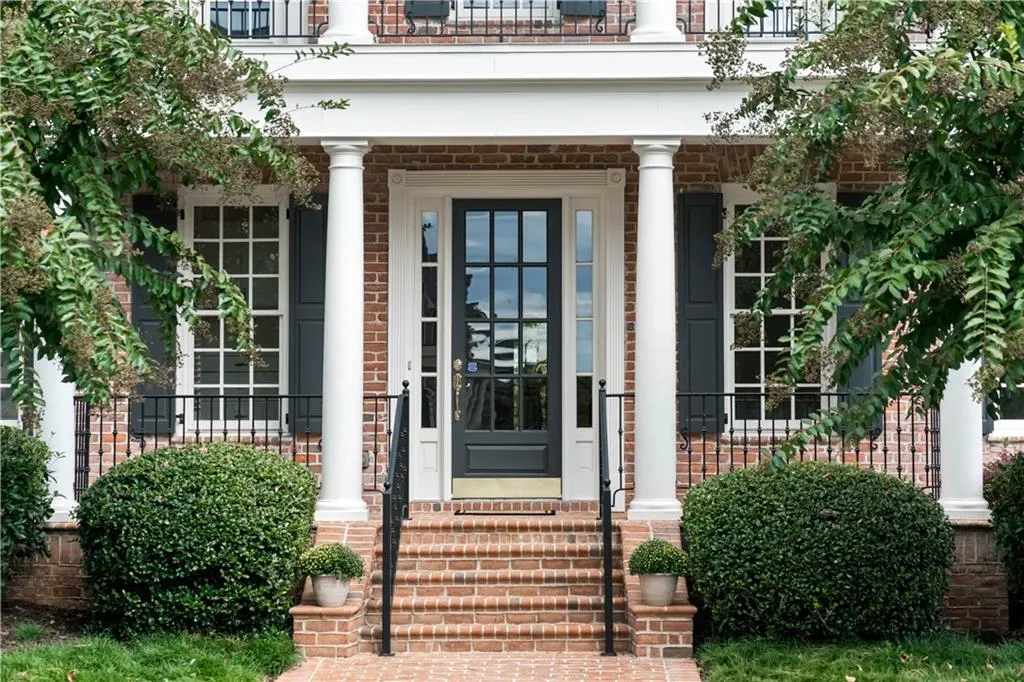 515 Enclave Circle, Atlanta, Georgia 30342, 5 Bedrooms Bedrooms, ,4 BathroomsBathrooms,Residential,Sold,515 Enclave Circle,7131442