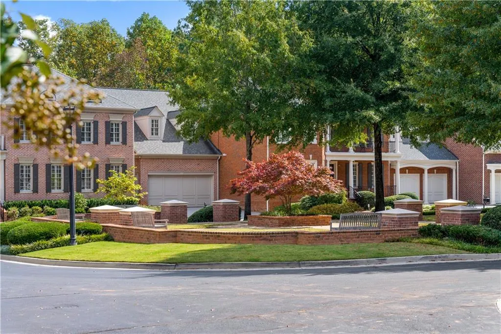 515 Enclave Circle, Atlanta, Georgia 30342, 5 Bedrooms Bedrooms, ,4 BathroomsBathrooms,Residential,Sold,515 Enclave Circle,7131442