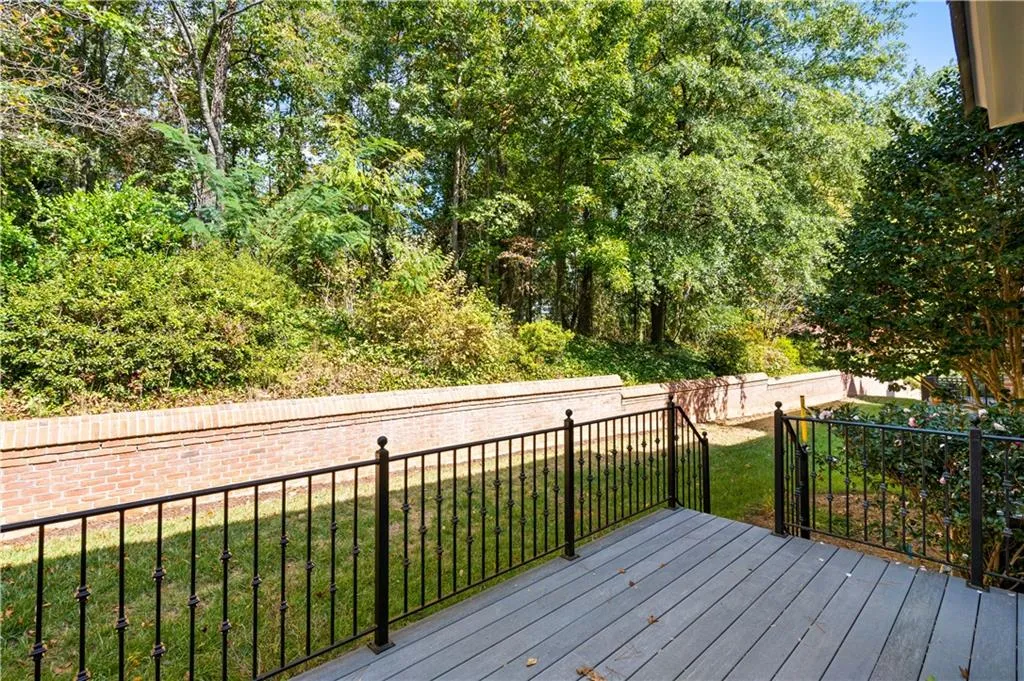 515 Enclave Circle, Atlanta, Georgia 30342, 5 Bedrooms Bedrooms, ,4 BathroomsBathrooms,Residential,Sold,515 Enclave Circle,7131442