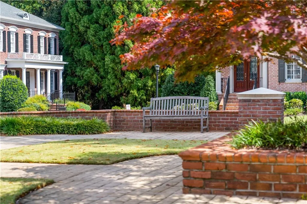 515 Enclave Circle, Atlanta, Georgia 30342, 5 Bedrooms Bedrooms, ,4 BathroomsBathrooms,Residential,Sold,515 Enclave Circle,7131442