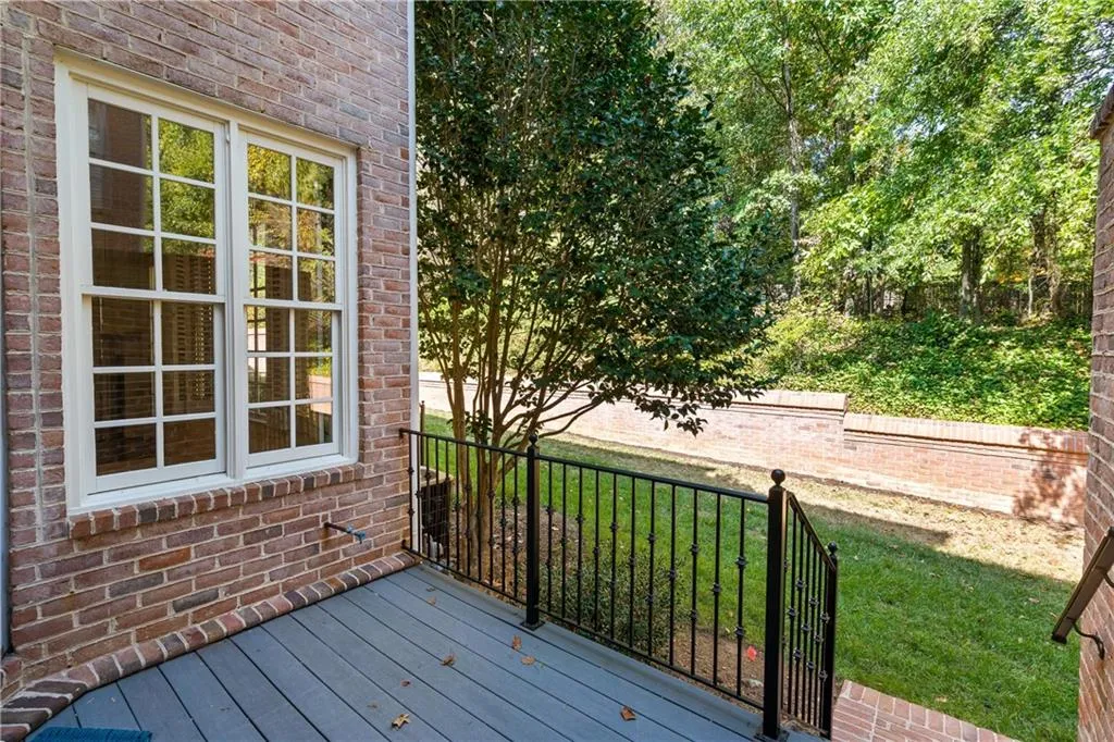 515 Enclave Circle, Atlanta, Georgia 30342, 5 Bedrooms Bedrooms, ,4 BathroomsBathrooms,Residential,Sold,515 Enclave Circle,7131442