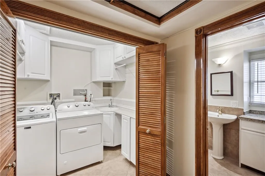 5340 Greenland Road, Sandy Springs, Georgia 30342, 5 Bedrooms Bedrooms, ,3 BathroomsBathrooms,Residential,Sold,5340 Greenland Road,7219848