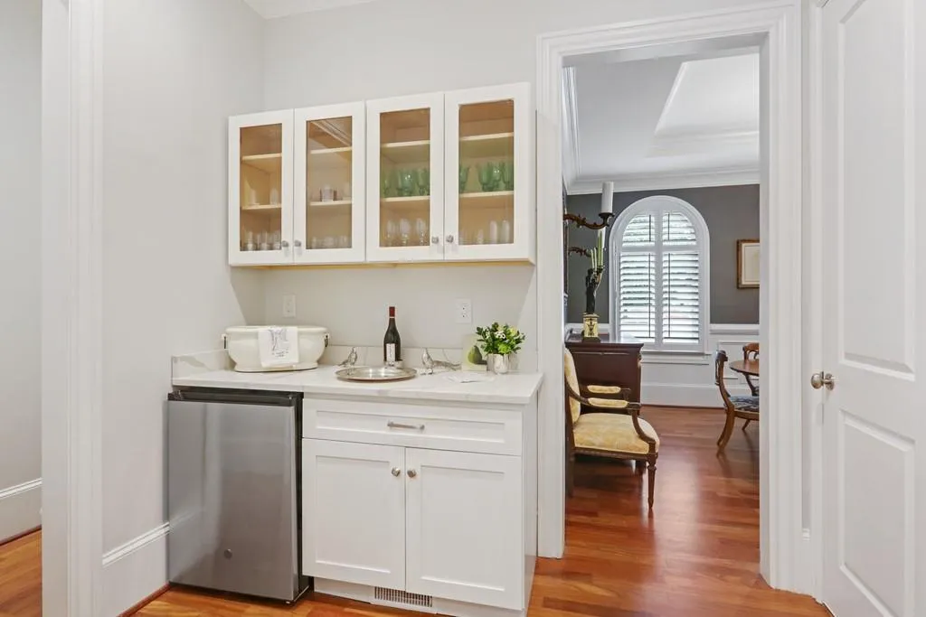 4790 E Conway Drive Nw, Atlanta, Georgia 30327, 5 Bedrooms Bedrooms, ,6 BathroomsBathrooms,Residential,Sold,4790 E Conway Drive Nw,6722932