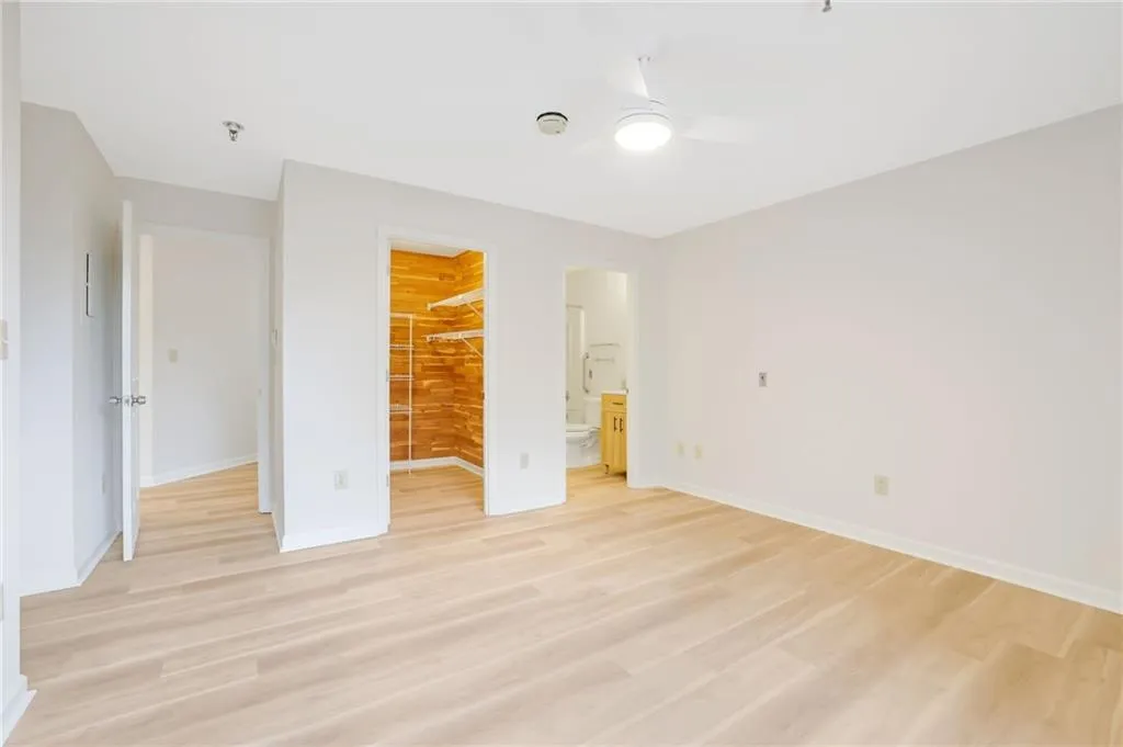 300 Johnson Ferry Road Unit B103, Atlanta, Georgia 30328, 2 Bedrooms Bedrooms, ,2 BathroomsBathrooms,Residential,For Sale,300 Johnson Ferry Road Unit B103,7657589