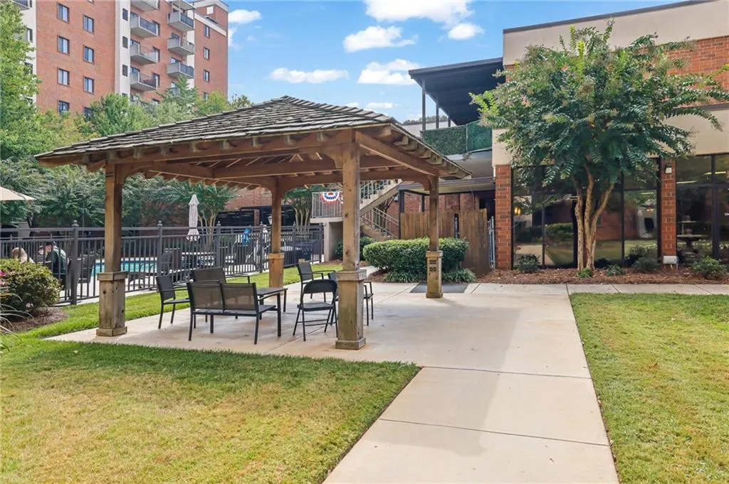 300 Johnson Ferry Road Unit B103, Atlanta, Georgia 30328, 2 Bedrooms Bedrooms, ,2 BathroomsBathrooms,Residential,For Sale,300 Johnson Ferry Road Unit B103,7657589
