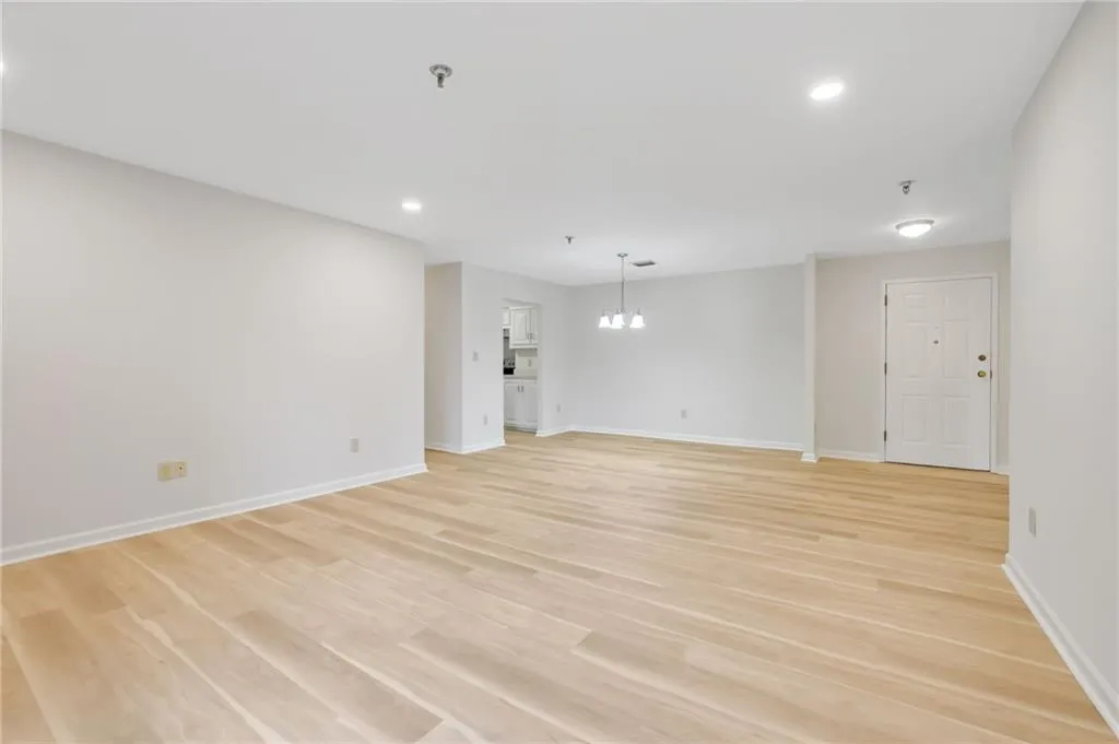300 Johnson Ferry Road Unit B103, Atlanta, Georgia 30328, 2 Bedrooms Bedrooms, ,2 BathroomsBathrooms,Residential,For Sale,300 Johnson Ferry Road Unit B103,7657589