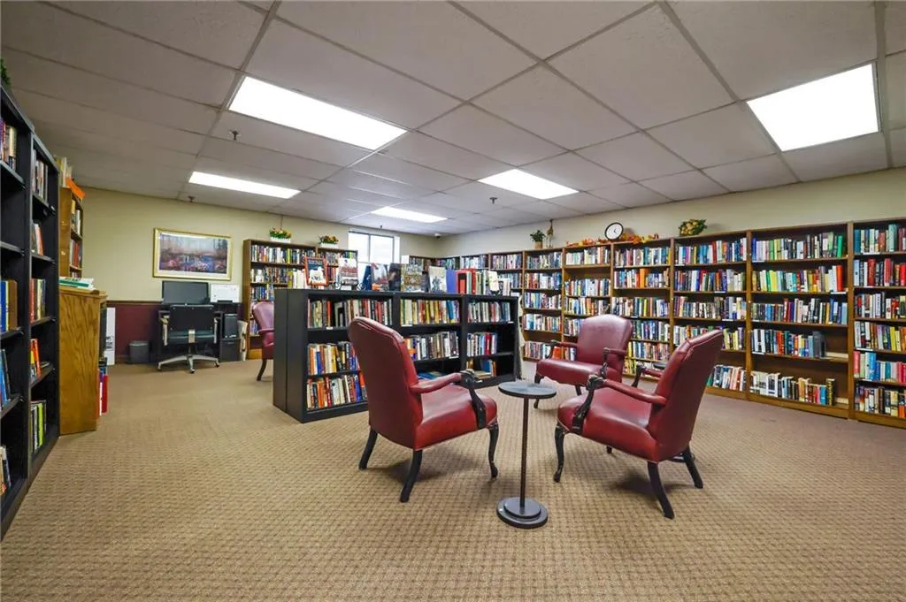 300 Johnson Ferry Road Unit B103, Atlanta, Georgia 30328, 2 Bedrooms Bedrooms, ,2 BathroomsBathrooms,Residential,For Sale,300 Johnson Ferry Road Unit B103,7657589