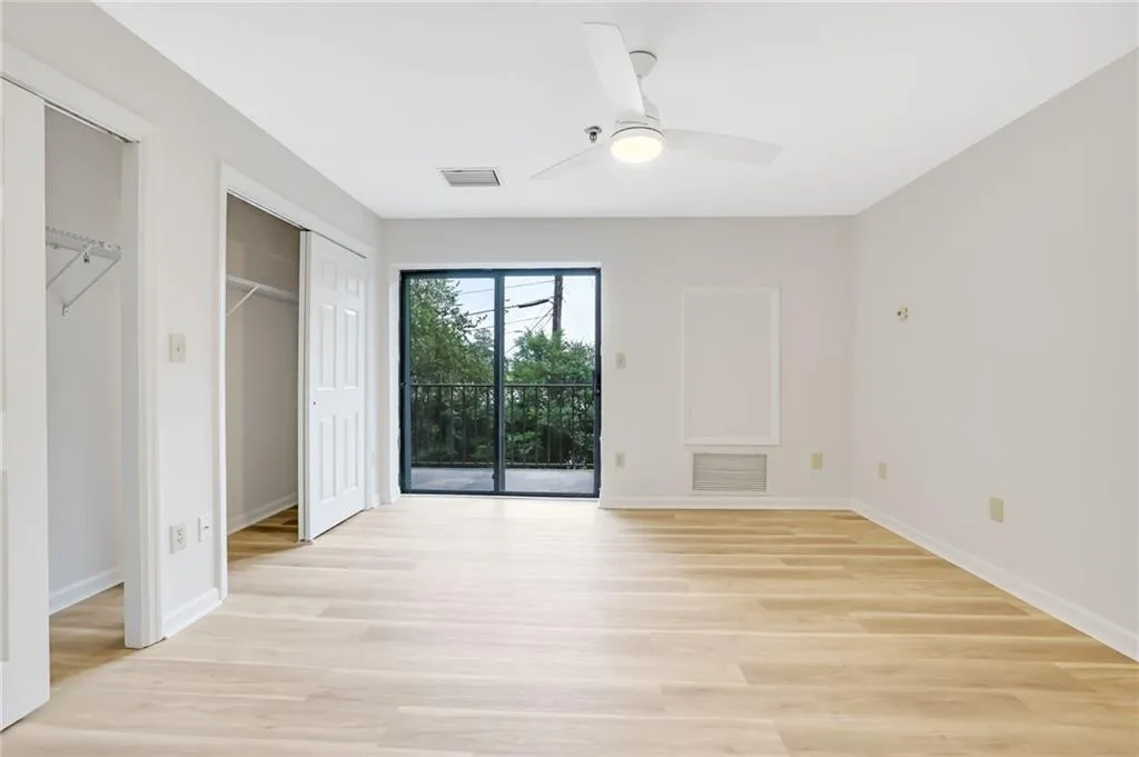 300 Johnson Ferry Road Unit B103, Atlanta, Georgia 30328, 2 Bedrooms Bedrooms, ,2 BathroomsBathrooms,Residential,For Sale,300 Johnson Ferry Road Unit B103,7657589