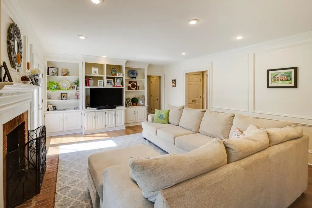 305 Cannady Court, Sandy Springs, Georgia 30350, 5 Bedrooms Bedrooms, ,3 BathroomsBathrooms,Residential,Sold,305 Cannady Court,7032827