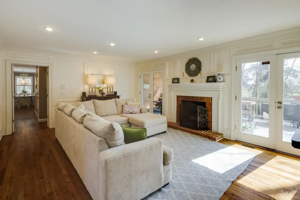 305 Cannady Court, Sandy Springs, Georgia 30350, 5 Bedrooms Bedrooms, ,3 BathroomsBathrooms,Residential,Sold,305 Cannady Court,7032827