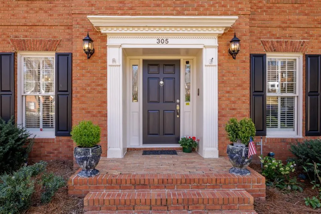305 Cannady Court, Sandy Springs, Georgia 30350, 5 Bedrooms Bedrooms, ,3 BathroomsBathrooms,Residential,Sold,305 Cannady Court,7032827