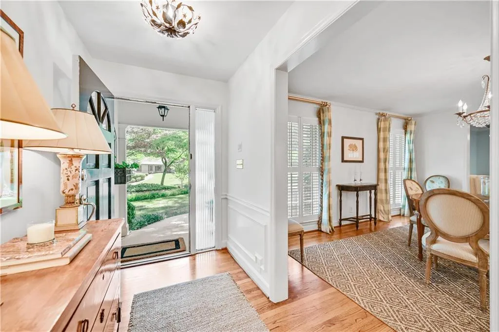 6840 Heathfield Drive, Sandy Springs, Georgia 30328, 5 Bedrooms Bedrooms, ,3 BathroomsBathrooms,Residential,Sold,6840 Heathfield Drive,7215649