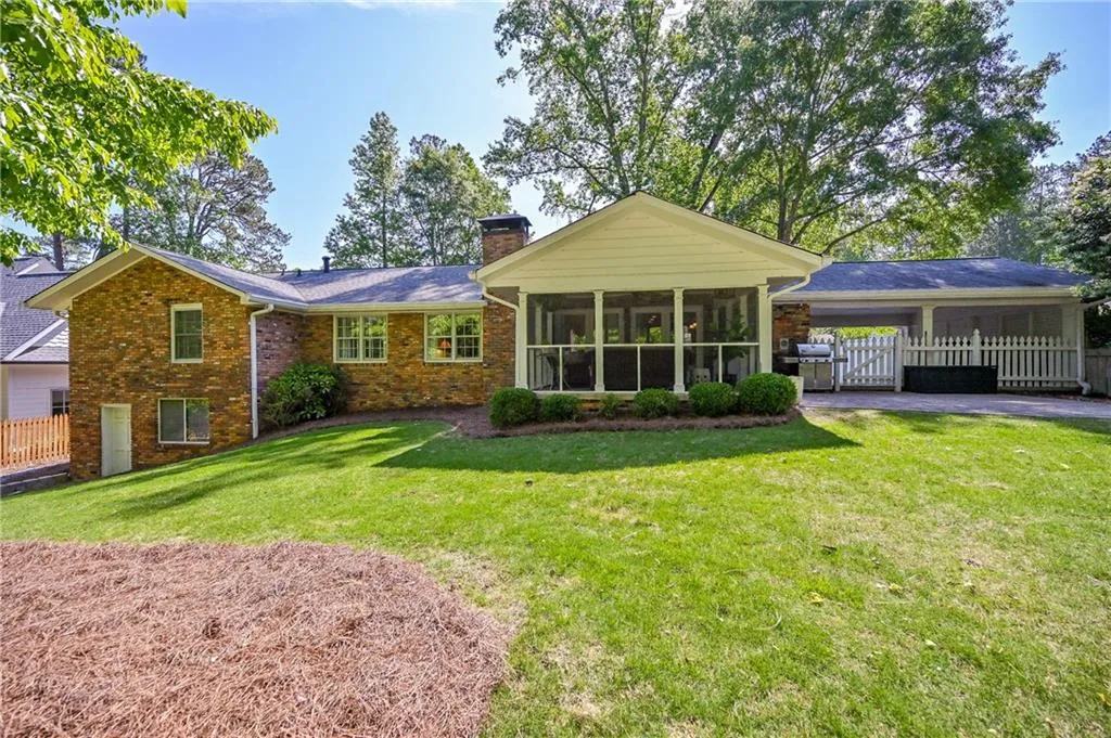 6840 Heathfield Drive, Sandy Springs, Georgia 30328, 5 Bedrooms Bedrooms, ,3 BathroomsBathrooms,Residential,Sold,6840 Heathfield Drive,7215649