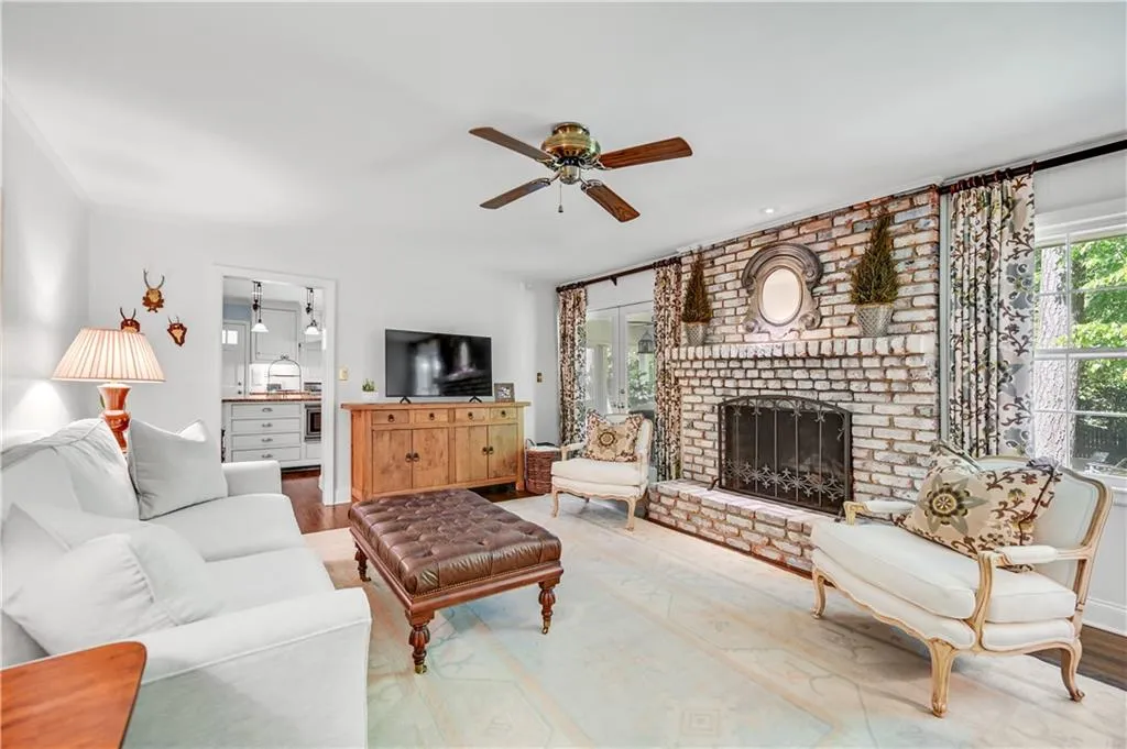 6840 Heathfield Drive, Sandy Springs, Georgia 30328, 5 Bedrooms Bedrooms, ,3 BathroomsBathrooms,Residential,Sold,6840 Heathfield Drive,7215649