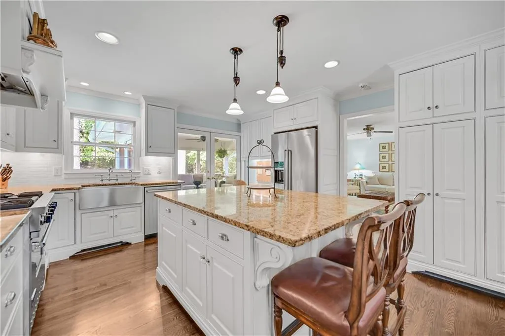 6840 Heathfield Drive, Sandy Springs, Georgia 30328, 5 Bedrooms Bedrooms, ,3 BathroomsBathrooms,Residential,Sold,6840 Heathfield Drive,7215649
