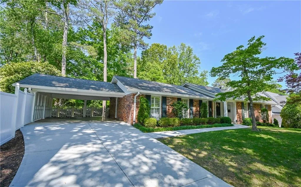6840 Heathfield Drive, Sandy Springs, Georgia 30328, 5 Bedrooms Bedrooms, ,3 BathroomsBathrooms,Residential,Sold,6840 Heathfield Drive,7215649