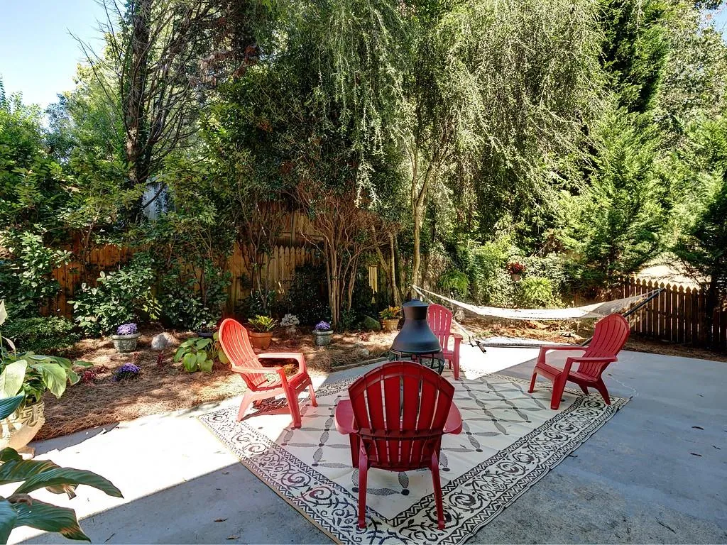 5150 Falcon Chase Lane, Sandy Springs, Georgia 30342, 5 Bedrooms Bedrooms, ,4 BathroomsBathrooms,Residential,Sold,5150 Falcon Chase Lane,6511120