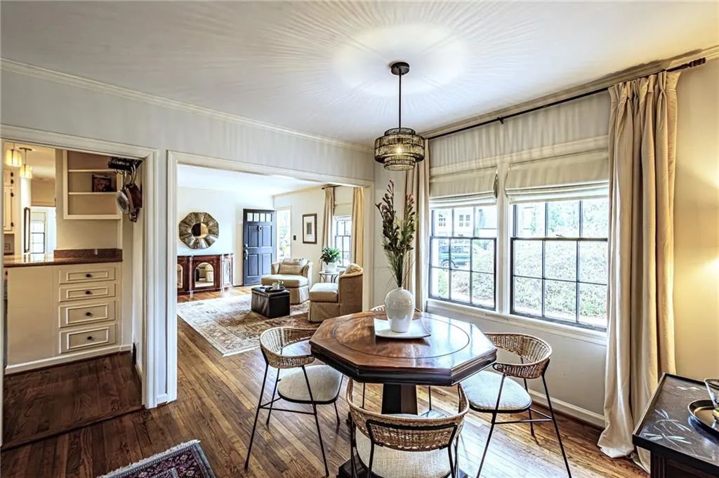 205 Old Ivy Road Ne, Atlanta, Georgia 30342, 3 Bedrooms Bedrooms, 0 ,2 BathroomsBathrooms,Residential,For Sale,205 Old Ivy Road Ne,7720613