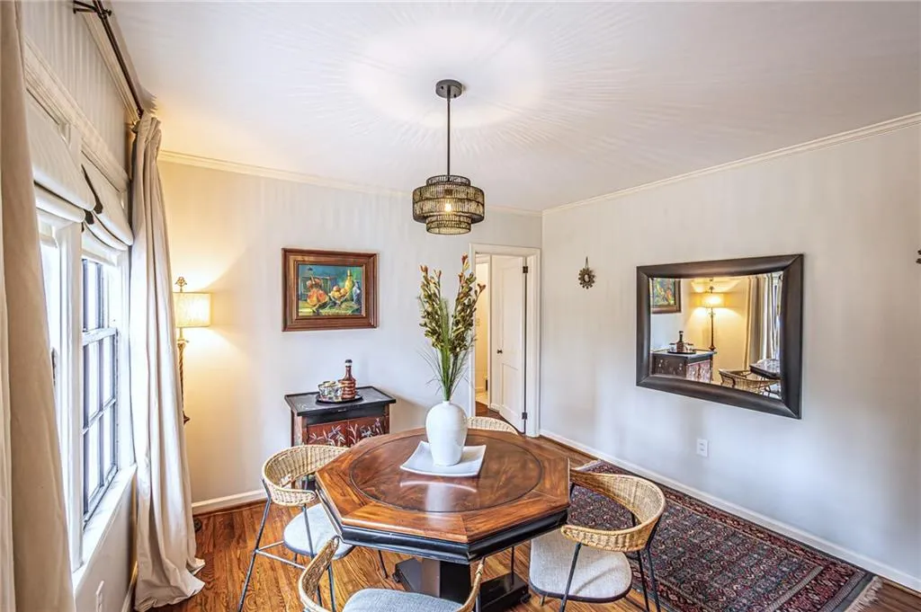 205 Old Ivy Road Ne, Atlanta, Georgia 30342, 3 Bedrooms Bedrooms, 0 ,2 BathroomsBathrooms,Residential,For Sale,205 Old Ivy Road Ne,7720613