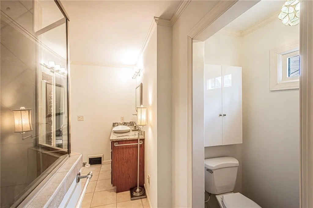 205 Old Ivy Road Ne, Atlanta, Georgia 30342, 3 Bedrooms Bedrooms, 0 ,2 BathroomsBathrooms,Residential,For Sale,205 Old Ivy Road Ne,7720613