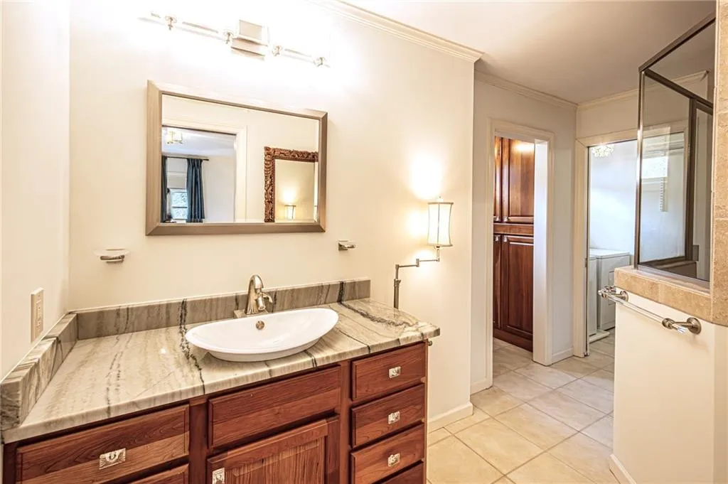 205 Old Ivy Road Ne, Atlanta, Georgia 30342, 3 Bedrooms Bedrooms, 0 ,2 BathroomsBathrooms,Residential,For Sale,205 Old Ivy Road Ne,7720613