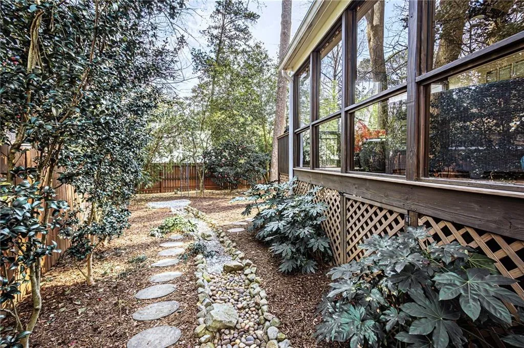 205 Old Ivy Road Ne, Atlanta, Georgia 30342, 3 Bedrooms Bedrooms, 0 ,2 BathroomsBathrooms,Residential,For Sale,205 Old Ivy Road Ne,7720613