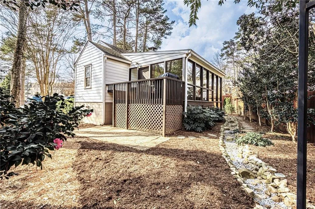 205 Old Ivy Road Ne, Atlanta, Georgia 30342, 3 Bedrooms Bedrooms, 0 ,2 BathroomsBathrooms,Residential,For Sale,205 Old Ivy Road Ne,7720613