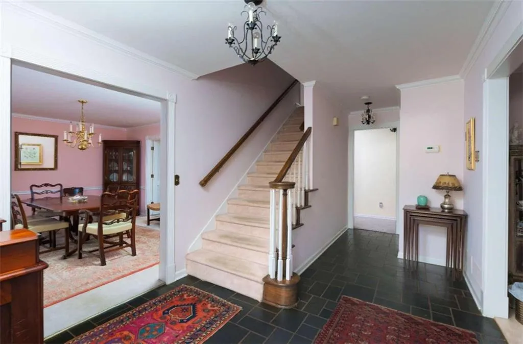 7500 Spalding Lane, Sandy Springs, Georgia 30350, 4 Bedrooms Bedrooms, ,3 BathroomsBathrooms,Residential,Sold,7500 Spalding Lane,7478303