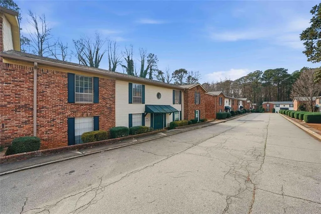 5506 Kingsport Drive, Atlanta, Georgia 30342, 2 Bedrooms Bedrooms, ,1 BathroomBathrooms,Residential,For Sale,5506 Kingsport Drive,7753433