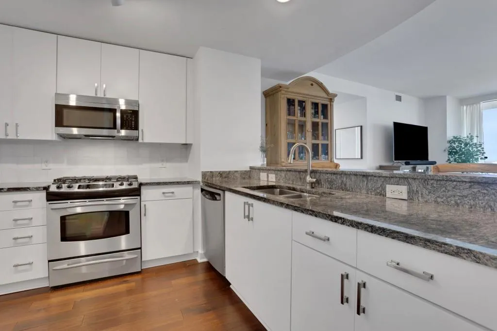 3338 Peachtree Road Unit 1602, Atlanta, Georgia 30326, 2 Bedrooms Bedrooms, ,2 BathroomsBathrooms,Residential,For Sale,3338 Peachtree Road Unit 1602,7653384