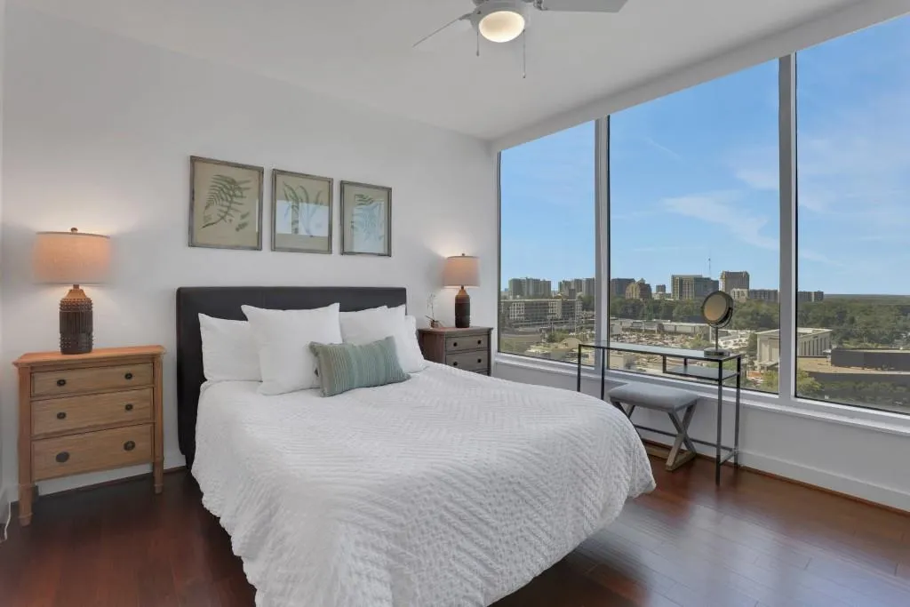 3338 Peachtree Road Unit 1602, Atlanta, Georgia 30326, 2 Bedrooms Bedrooms, ,2 BathroomsBathrooms,Residential,For Sale,3338 Peachtree Road Unit 1602,7653384