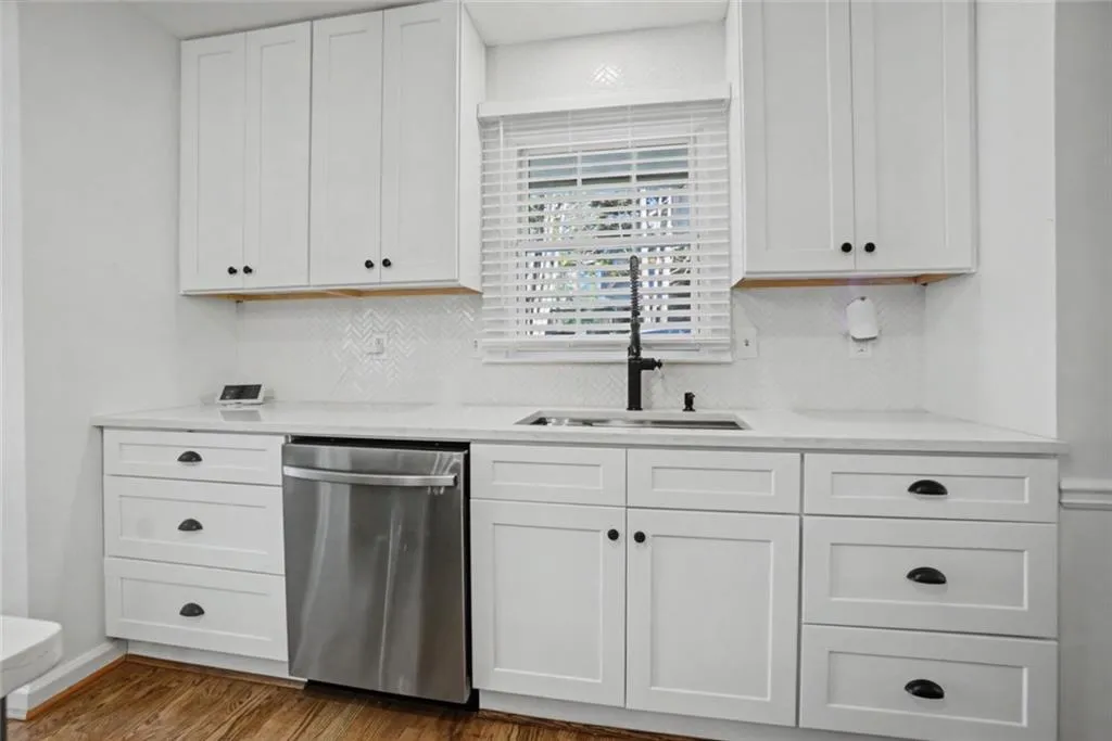 7330 Hunters Branch Drive Ne, Sandy Springs, Georgia 30328, 4 Bedrooms Bedrooms, ,2 BathroomsBathrooms,Residential,For Sale,7330 Hunters Branch Drive Ne,7721672