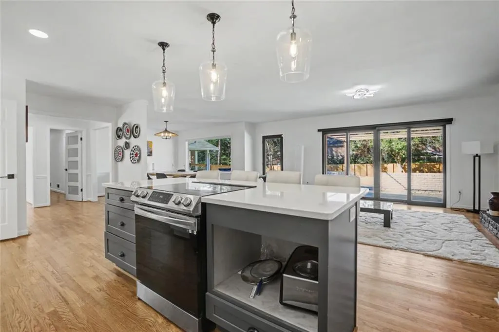 7330 Hunters Branch Drive Ne, Sandy Springs, Georgia 30328, 4 Bedrooms Bedrooms, ,2 BathroomsBathrooms,Residential,For Sale,7330 Hunters Branch Drive Ne,7721672