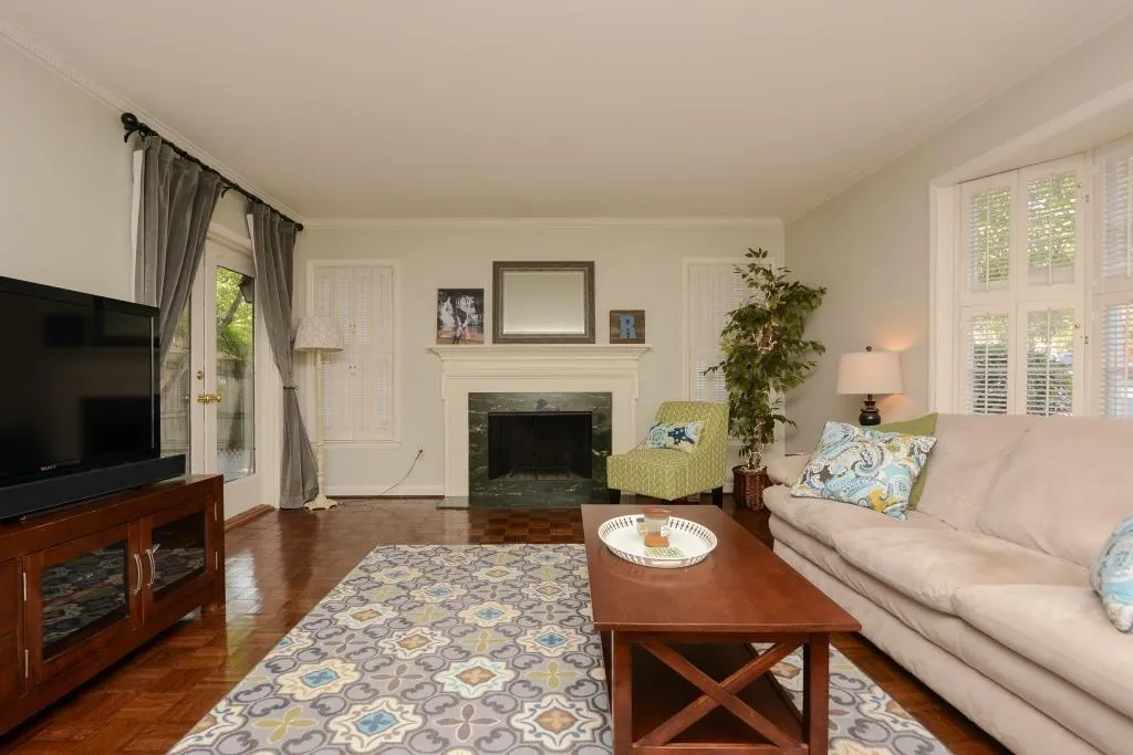 4620 Wieuca Road Ne Unit 75, Atlanta, Georgia 30342, 4 Bedrooms Bedrooms, ,3 BathroomsBathrooms,Residential,Sold,4620 Wieuca Road Ne Unit 75,5752552