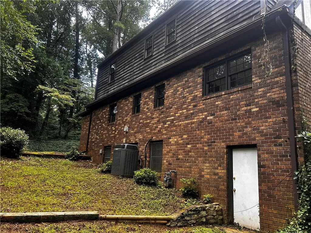 285 Old College Way, Sandy Springs, Georgia 30328, 6 Bedrooms Bedrooms, ,5 BathroomsBathrooms,Residential,For Sale,285 Old College Way,7620126