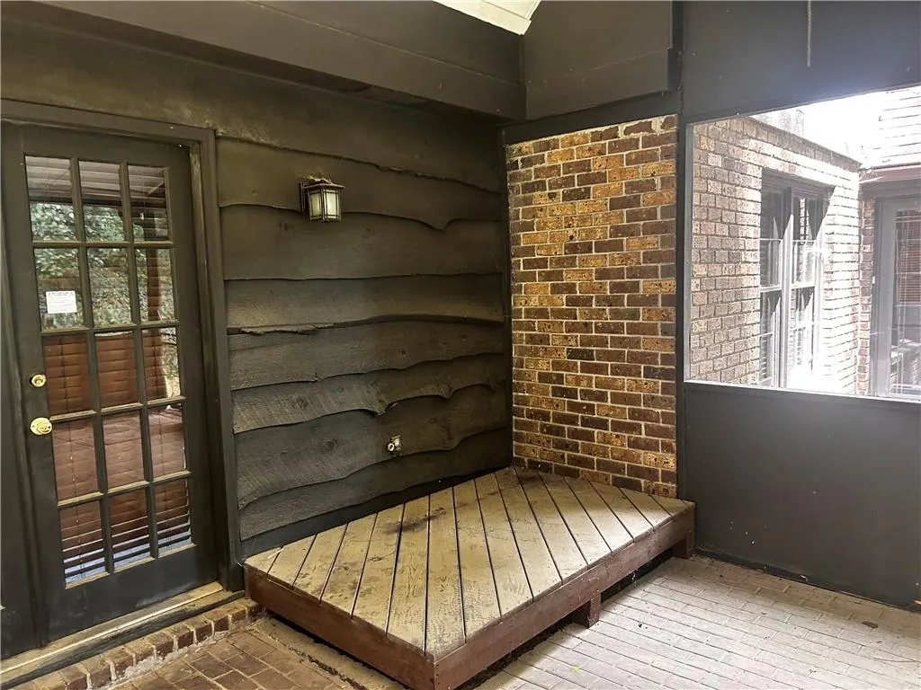 285 Old College Way, Sandy Springs, Georgia 30328, 6 Bedrooms Bedrooms, ,5 BathroomsBathrooms,Residential,For Sale,285 Old College Way,7620126
