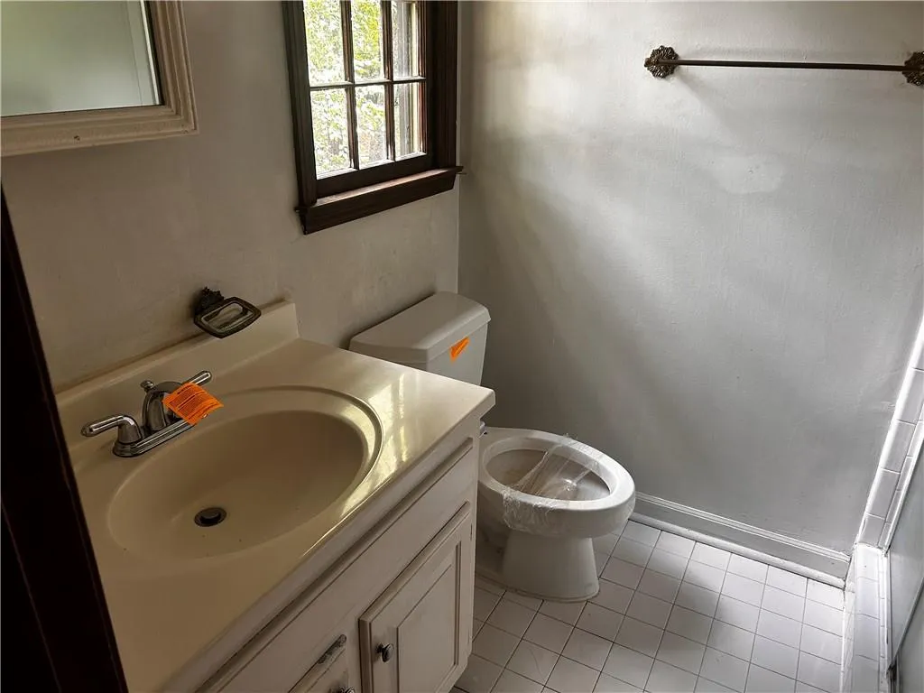 285 Old College Way, Sandy Springs, Georgia 30328, 6 Bedrooms Bedrooms, ,5 BathroomsBathrooms,Residential,For Sale,285 Old College Way,7620126