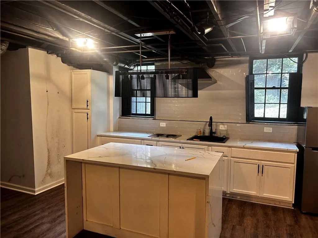 285 Old College Way, Sandy Springs, Georgia 30328, 6 Bedrooms Bedrooms, ,5 BathroomsBathrooms,Residential,For Sale,285 Old College Way,7620126