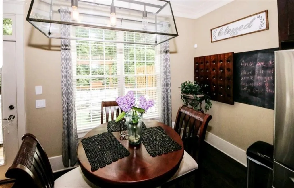 1211 Apperley Place, Sandy Springs, Georgia 30350, 4 Bedrooms Bedrooms, ,3 BathroomsBathrooms,Residential,Sold,1211 Apperley Place,6737383