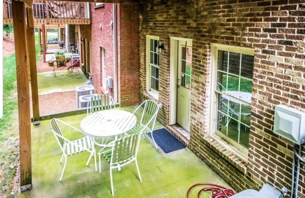 1211 Apperley Place, Sandy Springs, Georgia 30350, 4 Bedrooms Bedrooms, ,3 BathroomsBathrooms,Residential,Sold,1211 Apperley Place,6737383