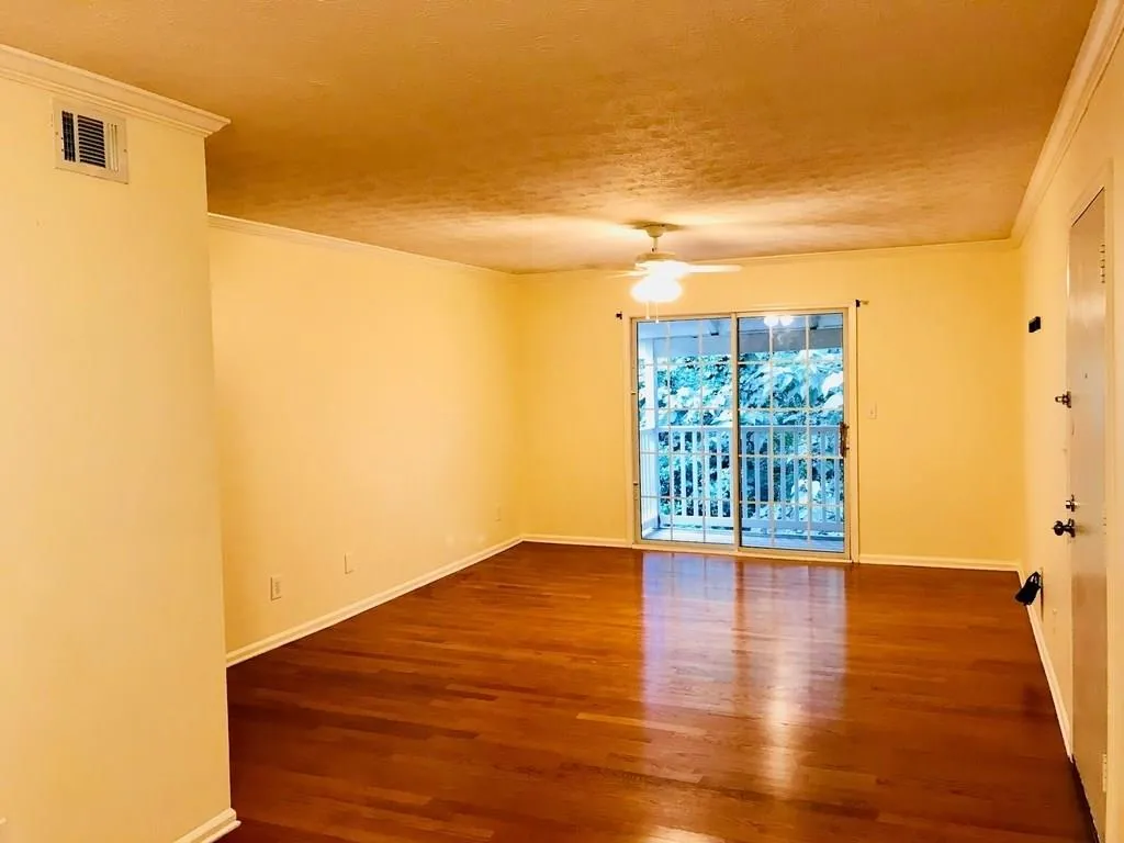 3140 Seven Pines Court Unit 301, Atlanta, Georgia 30339, 2 Bedrooms Bedrooms, ,2 BathroomsBathrooms,Residential,Sold,3140 Seven Pines Court Unit 301,6037919
